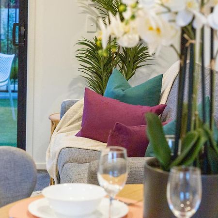 Urban Elegance - 2 Bed, 2 Bath In The Cbd Apartment ไครสต์เชิร์ช ภายนอก รูปภาพ