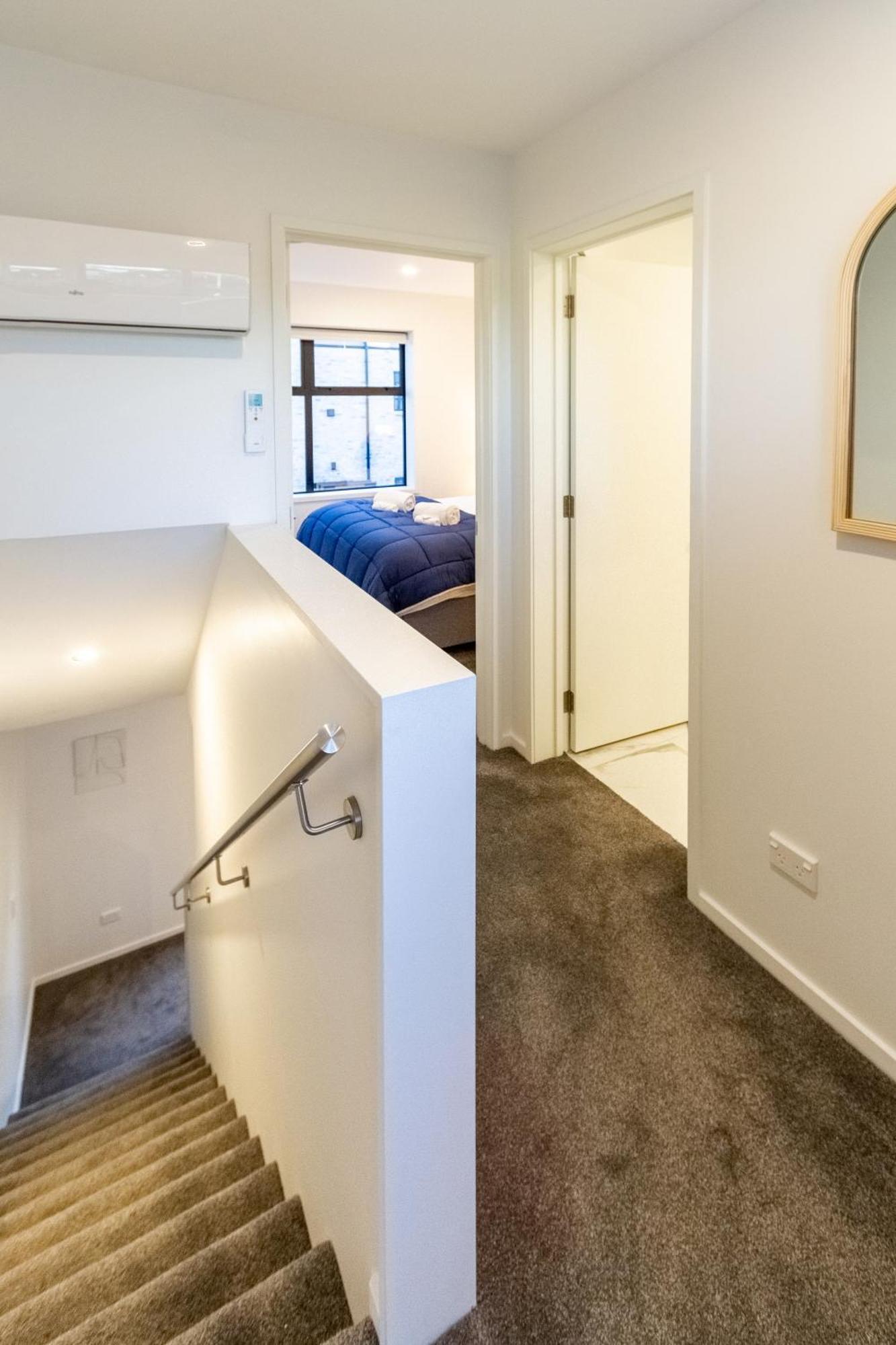 Urban Elegance - 2 Bed, 2 Bath In The Cbd Apartment ไครสต์เชิร์ช ภายนอก รูปภาพ