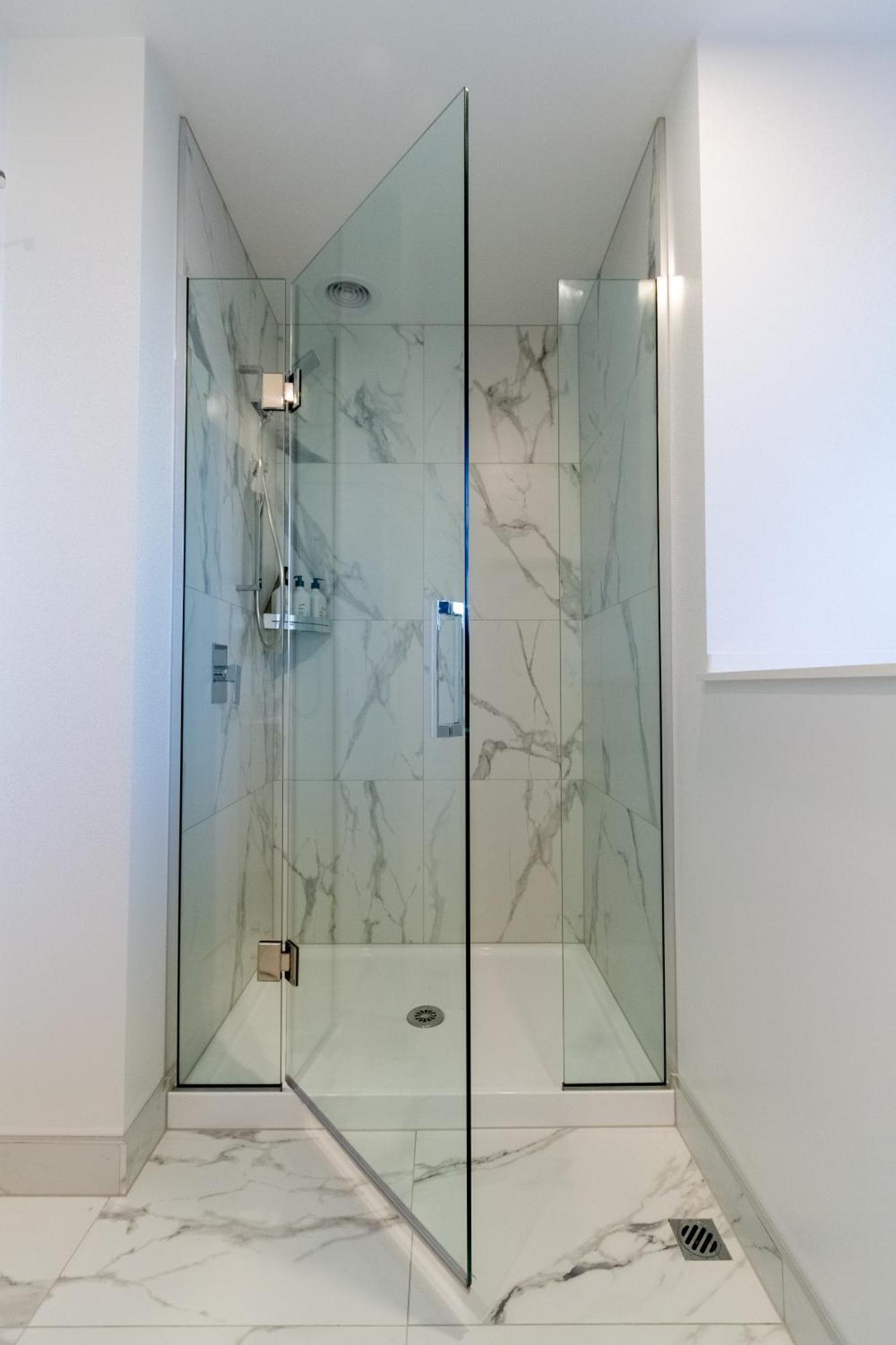 Urban Elegance - 2 Bed, 2 Bath In The Cbd Apartment ไครสต์เชิร์ช ภายนอก รูปภาพ