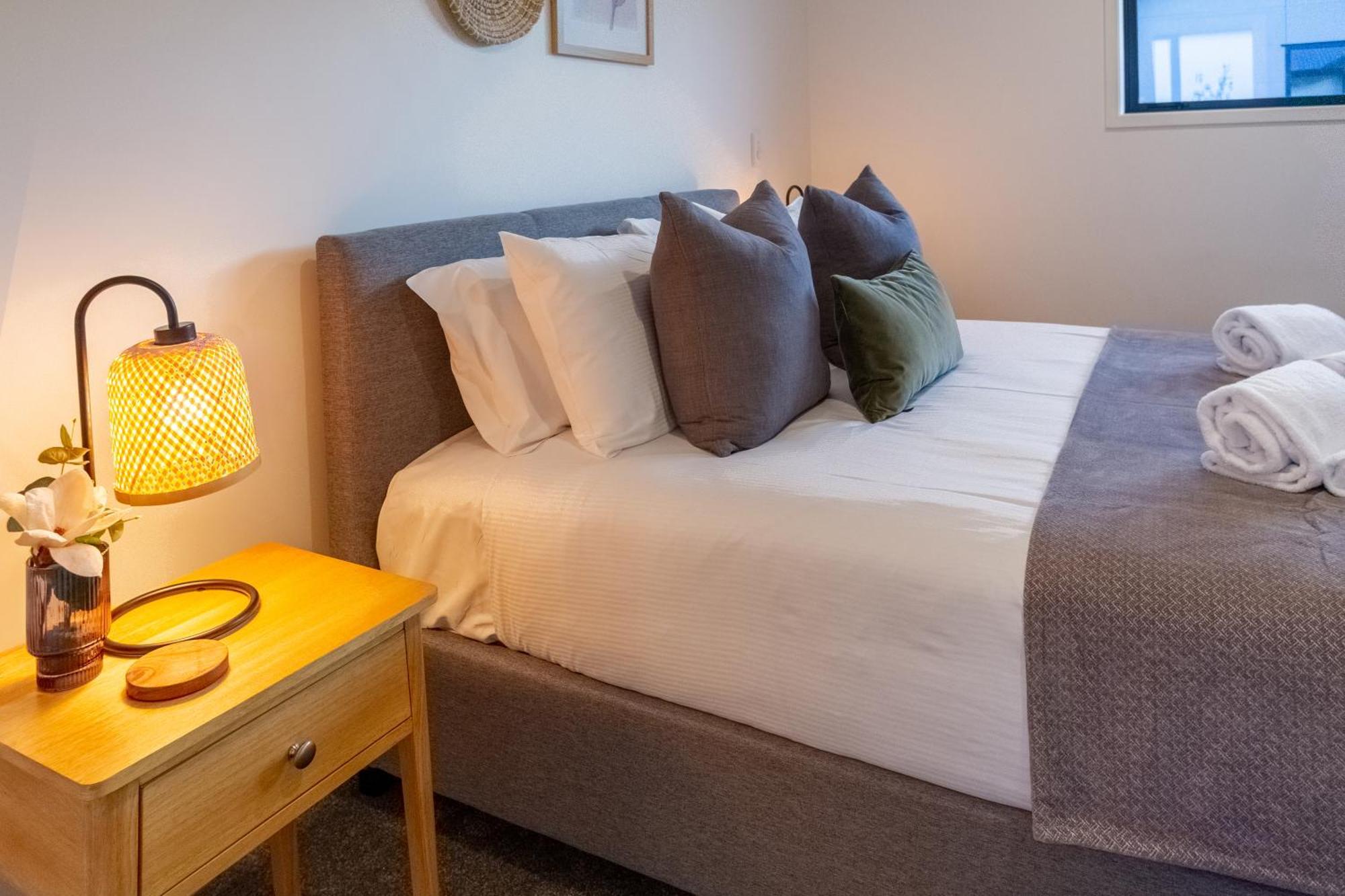 Urban Elegance - 2 Bed, 2 Bath In The Cbd Apartment ไครสต์เชิร์ช ภายนอก รูปภาพ
